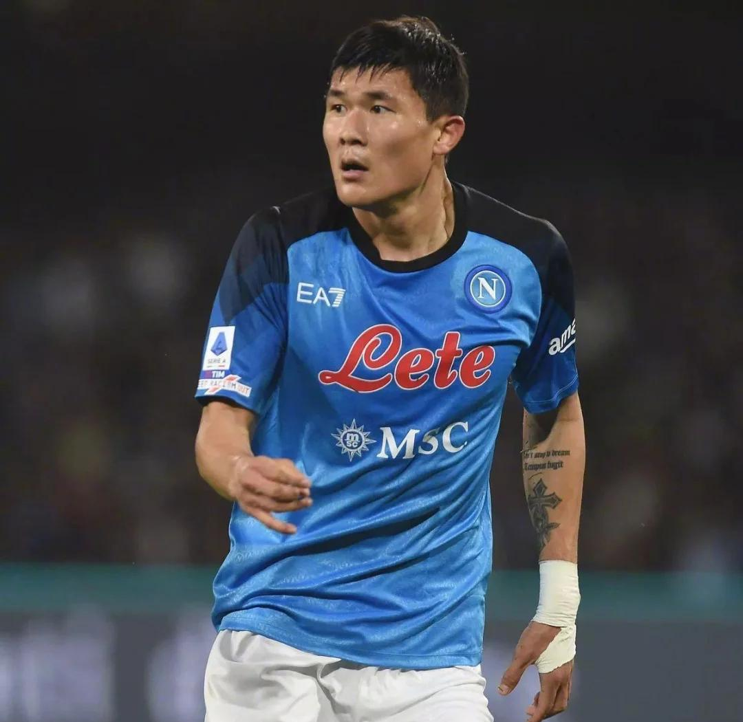 曼联发布备战花絮；窗口期主帅复盘；意大利杯任务艰巨；训练强度明显提升(0809赛季意甲盘路总结)