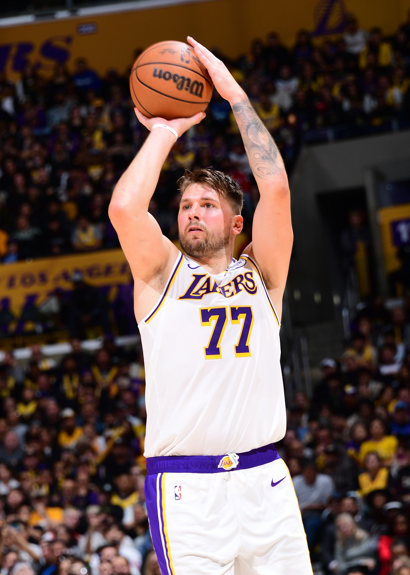 洛杉矶快船训练开放日；赛前刷新队史纪录引欢呼；德甲在即；数据趋势出现新变化的简单介绍