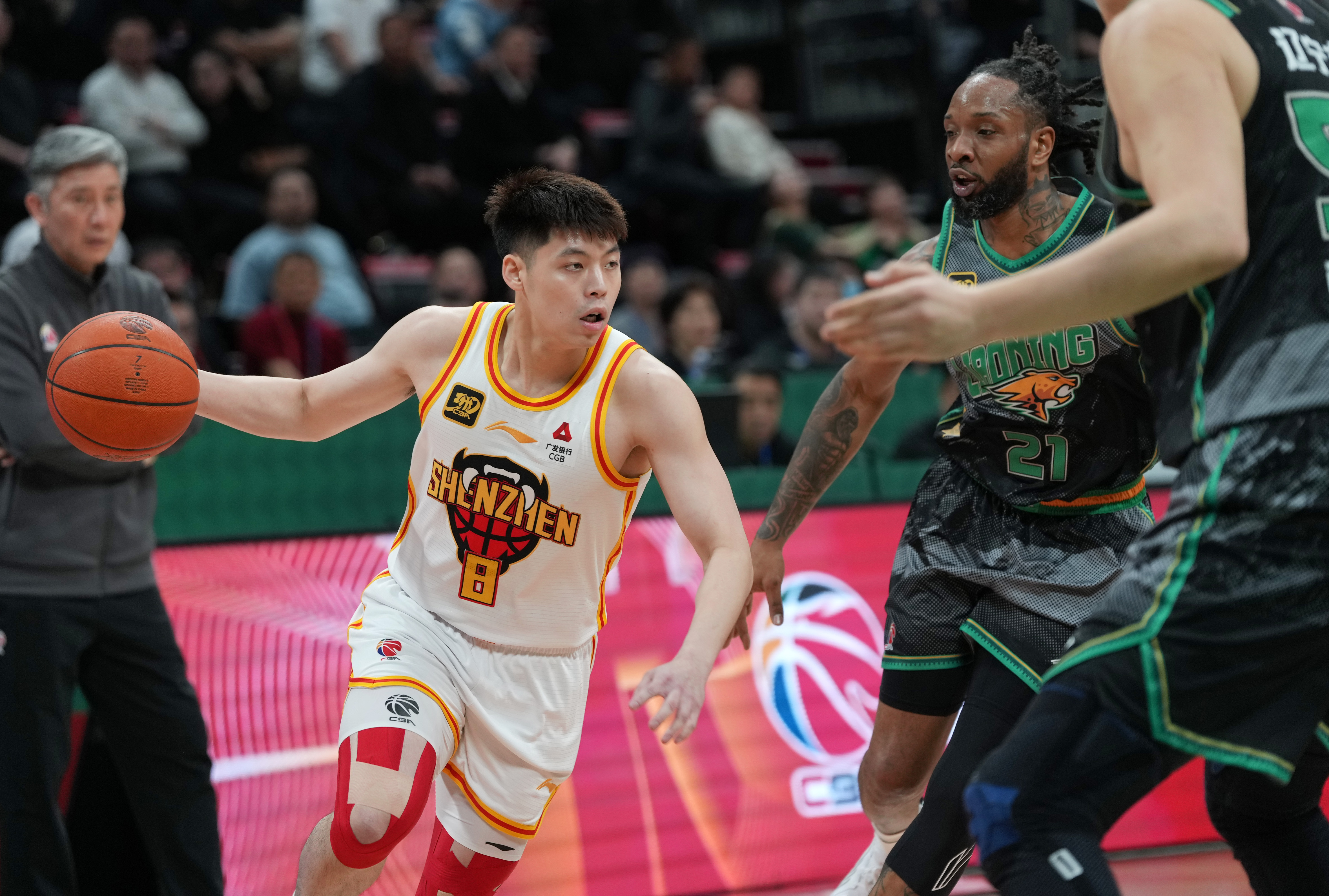 包含赛前迈阿密热火调整名单以备CBA常规赛，临场应变环节打磨，赛场秩序良好，球队文化再被提及的词条