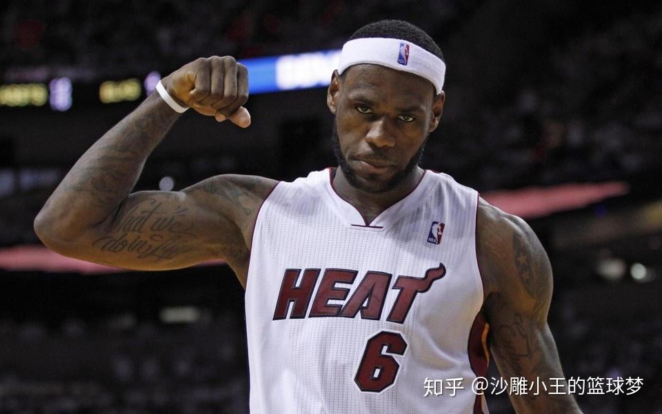 青啤啦啦队美国克里夫兰骑士队表演