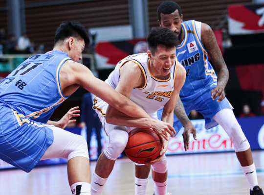 今夜突围战来临，俄克拉荷马雷霆围绕CBA季后赛战术微调，态度坚定，细节决定成败的简单介绍